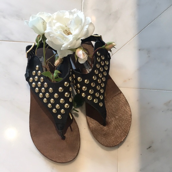 Steve Madden Shoes - HP! Leather Studded Sandals - Preloved!